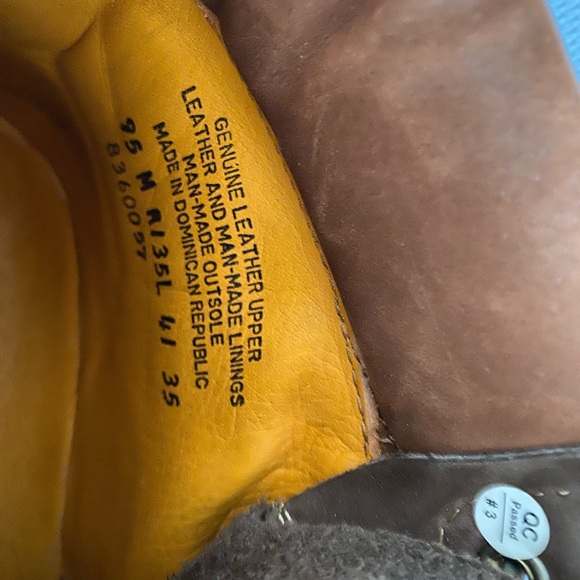 Timberland boots unique color - Picture 2 of 3